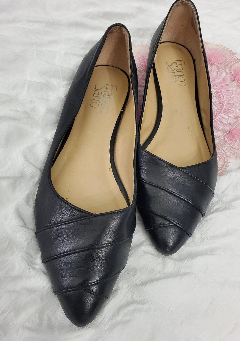 Franco Sarto Black Pointed Leather Flats with Layered Upper Design.  Sz 8.5